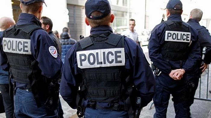Французской полиции запретили удушение задержанных