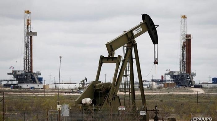 Цена на нефть закрепилась ниже 38 долларов