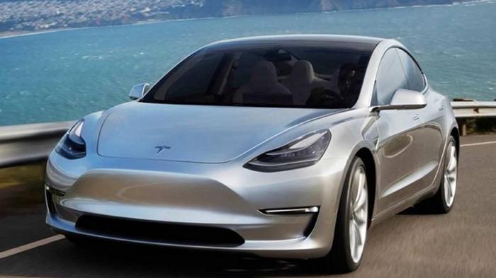 Немец случайно заказал 27 электрокаров Tesla Model 3