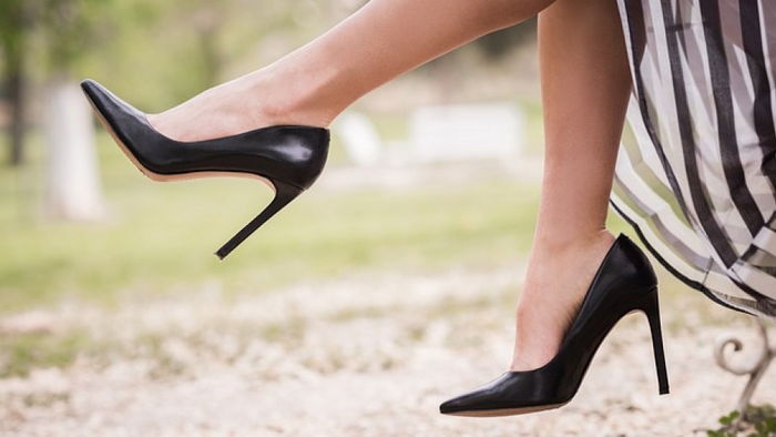 Почему в интернет-магазине выбирать женскую обувь практичнее, легче и интереснее, чем в обычном магазине: топ-3 плюсов
