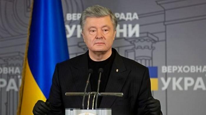 Половина украинцев считает дела против Порошенко справедливыми, треть – нет