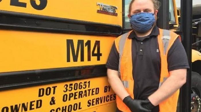 В США школьники уговорили водителя автобуса стать их учителем