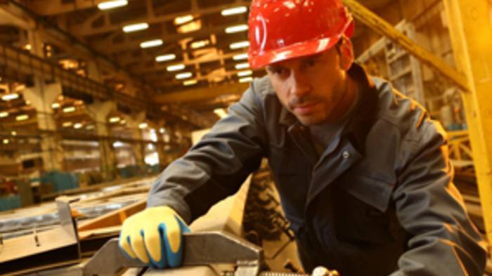 Спецодежда и рабочая обувь: основные аспекты