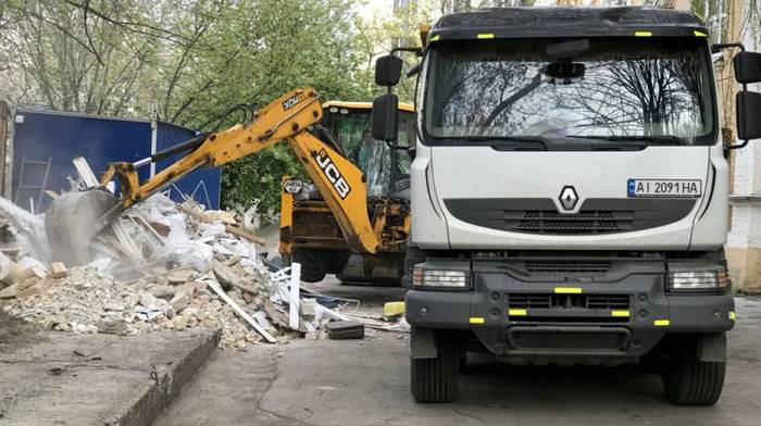 Вывоз строительного мусора в Киеве: особенности и выбор исполнителя