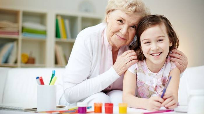 Особенности выбора няни для грудничка и няни-гувернантки