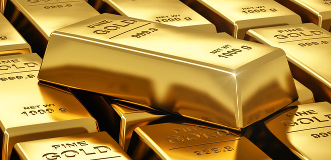 Цена на золото отошла от рекордных значений из-за укрепления доллара