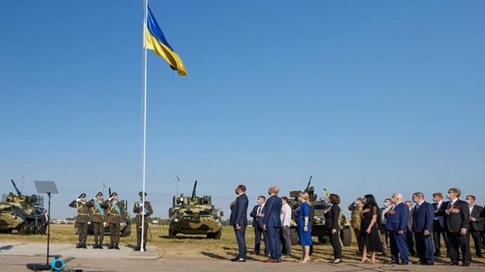 Зеленский собрал президентов Украины, чтобы вместе осознать, какую страну построили