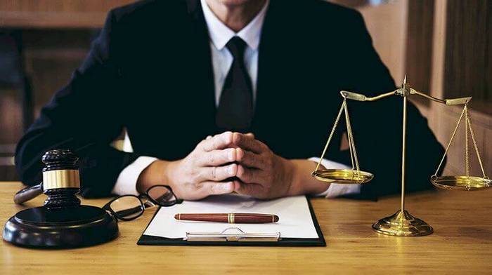 Как может помочь адвокат онлайн