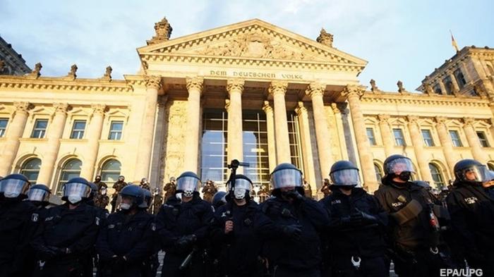 Более 300 человек задержали на акции протеста в Берлине