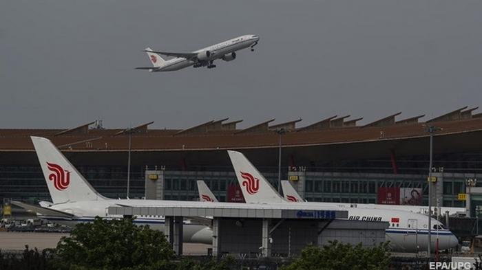 Пекин начал принимать авиарейсы