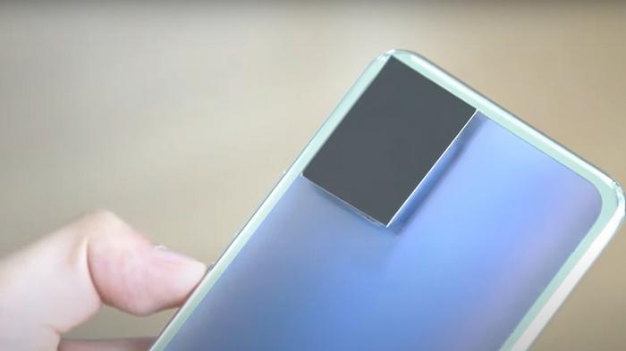Vivo научила смартфон менять цвет корпуса: видео