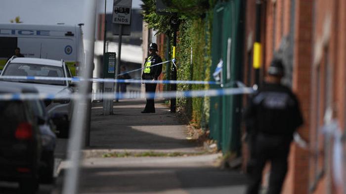 В Британии произошла массовая драка: одного человека зарезали, семеро ранены (фото)