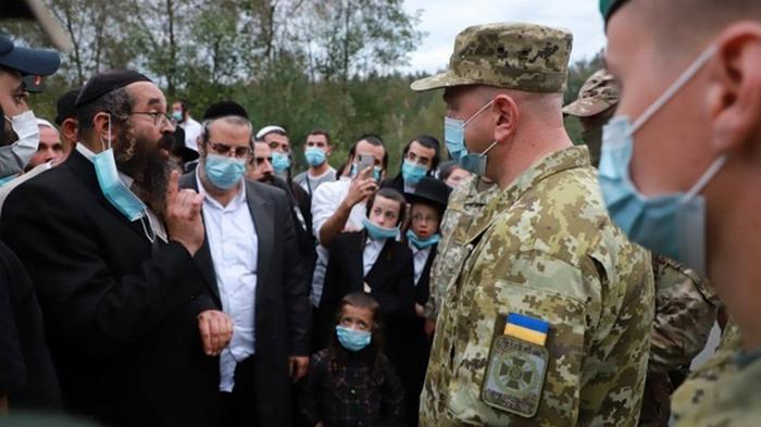 В Беларуси заявили, что пытаются помочь хасидам попасть в Украину