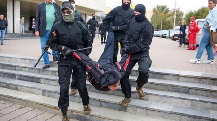 В Минске стотысячный митинг, до 100 задержанных (видео)