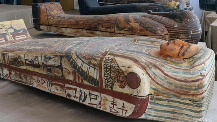 В Египте в гробницах нашли 59 саркофагов с мумиями (фото)