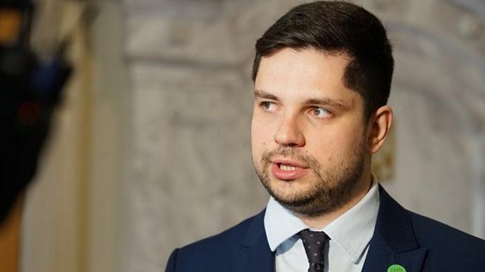 Депутат из партии Зеленского не против испытать российскую вакцину от коронавируса