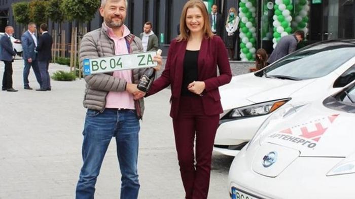 В Украине на электромобилях появились зеленые номера