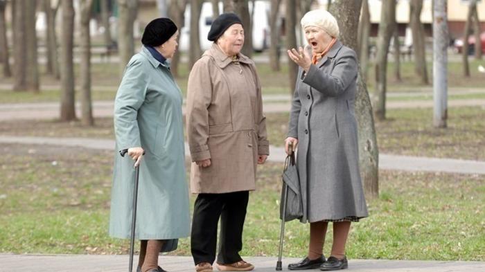 В Польше вводят часы пенсионеров из-за эпидемии COVID-19