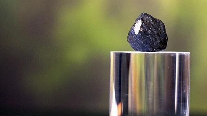 В упавшем метеорите нашли следы внеземной жизни (фото)