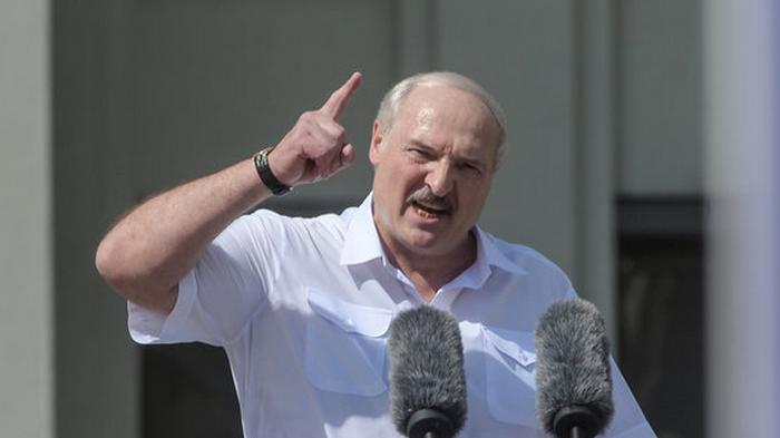 Лукашенко – протестующим: Если кто-то прикоснется к военному, уйдет как минимум без рук