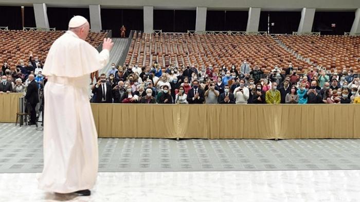 Папа Римский раскритиковал противников карантина
