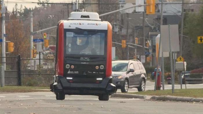 В Канаде испытывают беспилотные городские автобусы (видео)