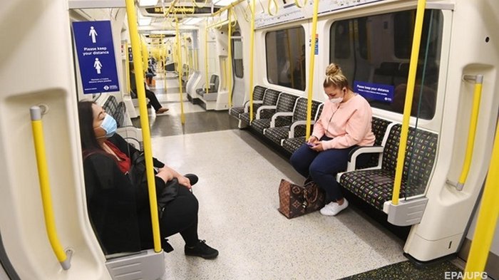 Ученые не нашли в метро и автобусах Лондона следов COVID