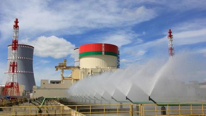 В Беларуси остановили выработку электроэнергии на новой АЭС