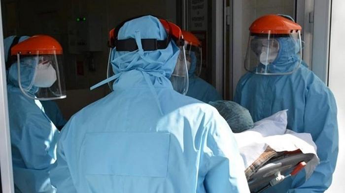 В больницах Киева почти 700 тяжелых COVID-пациентов