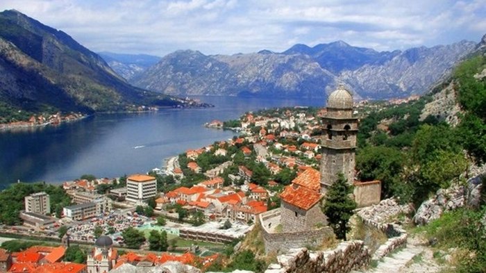 Черногория вводит жесткий локдаун