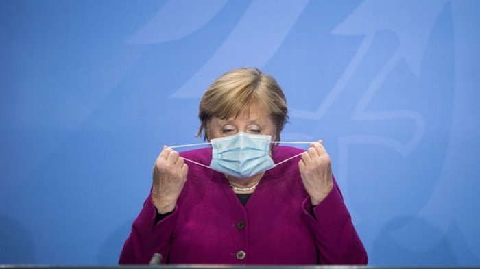 Меркель назвала сроки регистрации вакцины в Европе