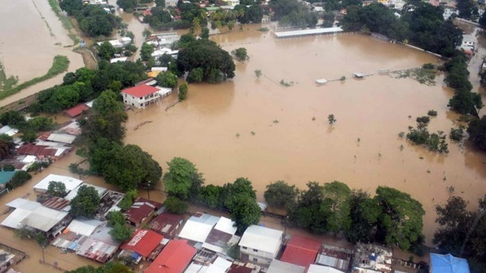 Ураган Йота унес более тридцати жизней