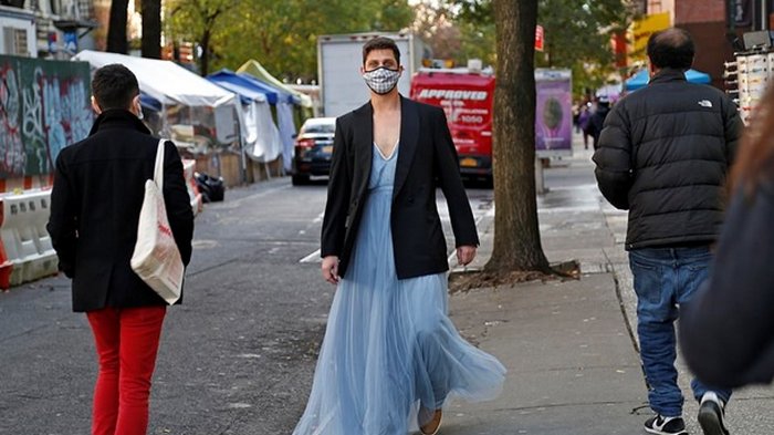 Мужчины провели день в платьях и поделились опытом (фото)