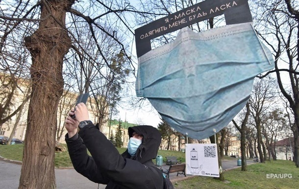 В Украине третий день подряд антирекорд по COVID