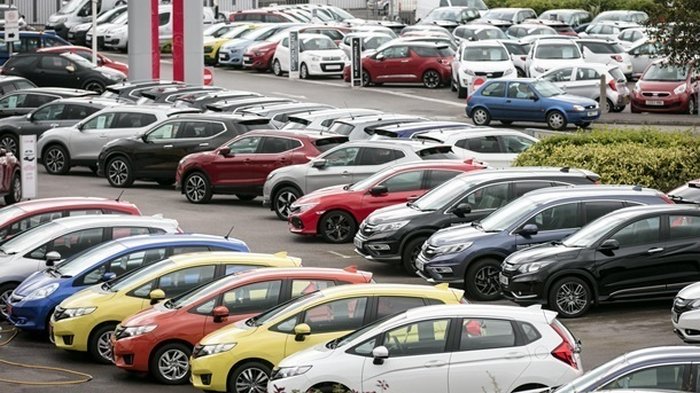 В ноябре резко сократились продажи новых легковых авто
