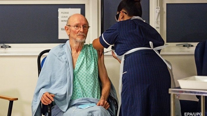 Украина в приоритете США по вакцинации - посольство