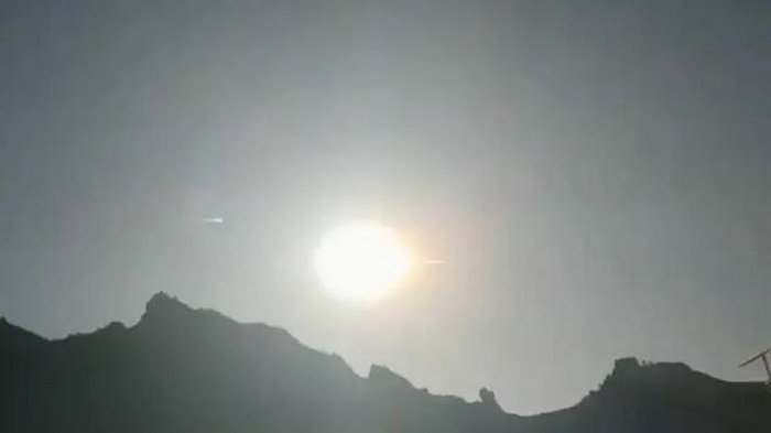 В небе Китая пролетел большой огненный шар (видео)