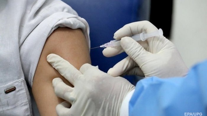 Британия разрешит смешивать COVID-вакцины