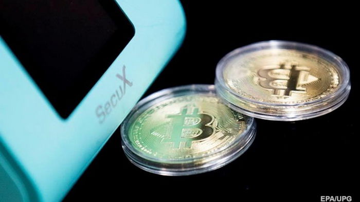 Bitcoin продолжает стремительно расти