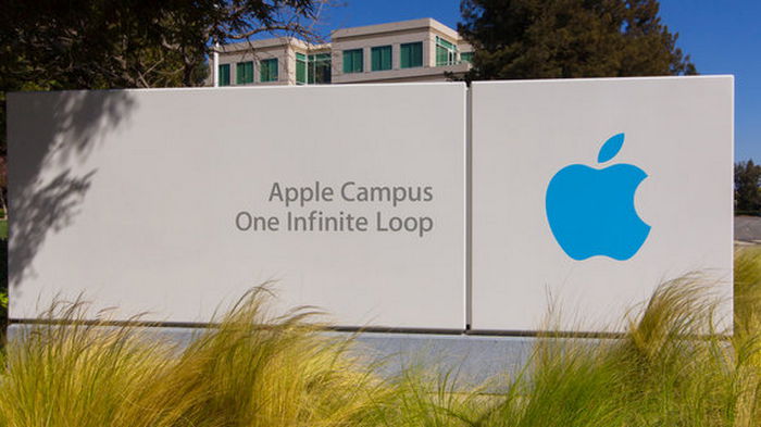 Apple разрабатывает складной экран для iPhone – Bloomberg