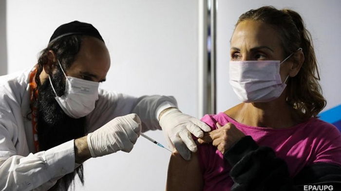 В Израиле у 13 человек произошел лицевой паралич после прививки Pfizer