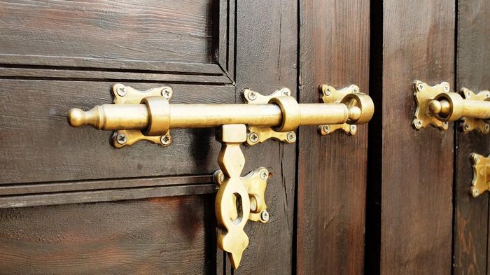 Как правильно выбирать дверной шпингалет?