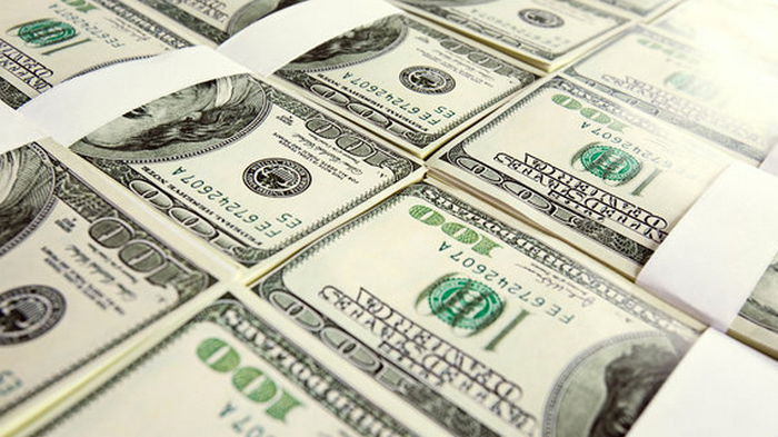 Наличная валюта в банках подешевела