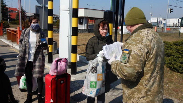 За год более 11 млн украинцев выезжали за границу