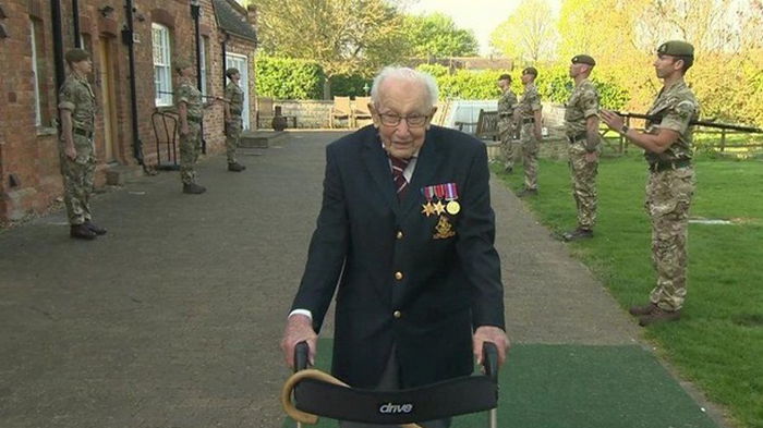 В Британии умер ветеран, собравший для медиков £32 млн