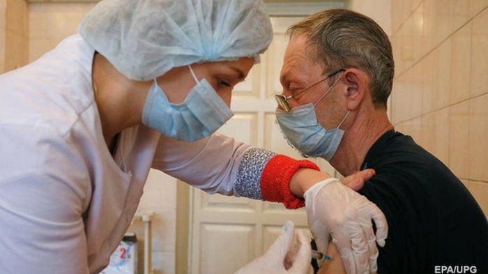 В Украине насчитали сотни повторных случаев COVID