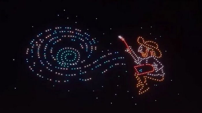 Ослепительный рекорд Гиннесса. В Китае сотни дронов показали в небе Звездную ночь Ван Гога