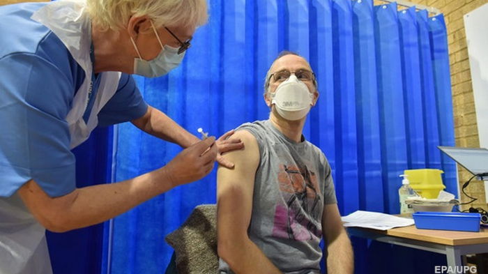 Британия хочет вакцинировать всех взрослых до 31 июля