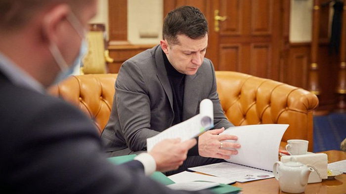 Новые поезда и поездка три-четыре часа - Зеленский