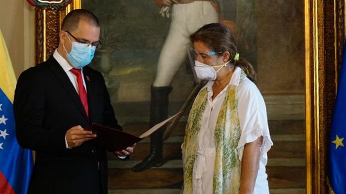 Венесуэла объявила персоной нон грата посла ЕС